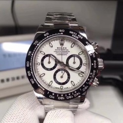 ROLEX 劳力士 专柜，和他们谈起热门款很少有货，Sales大姐说：劳力士从来不缺客户，缺的是货[捂脸]其实的确，说话是牛逼，但是是事实！绿水鬼很火吧，但迪通拿貌似逼格更高。9万多的公价已经被炒到了15万，肯定会破17！是真正一表难求。