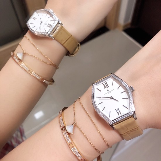 实拍 江诗丹顿-Vacheron Constantin 作为世界上历史悠久的钟表制造商从未停止生产,秉承悉力以赴,精益求精的品牌座右铭,其中有一款-Malte系列25530/000R-9742,经典酒桶型婉表,防磨水晶镜面,内部经反光处理,配置瑞士原装石英机芯,尺寸28.40*38.67毫米,厚度7.28毫米。表壳电镀18K白金/玫瑰金,表带有布绢带,牛皮带两种选择,针扣配带.市面最高版本,你值得拥有! 实拍 江诗丹顿-Vacheron Constantin 作为世界上历史悠久的钟表制造商从未停止生产,秉承悉力以赴,精益求精的品牌座右铭,其中有一款-Malte系列25530/000R-9742,经典酒桶型婉表,防磨水晶镜面,内部经反光处理,配置瑞士原装石英机芯,尺寸28.40*38.67毫米,厚度7.28毫米。表壳电镀18K白金/玫瑰金,表带有布绢带,牛皮带两种选择,针扣配带.市面最高版本,你值得拥有!