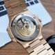 实物拍摄品牌：百达翡丽-PATEK PHILPPE 运动系列鹦鹉类型：[酷]男士腕表表壳：316精钢（做工优质）表带：顶级316精钢机芯：高级定制全自动机械机芯(走时稳定)材料：高级强化镀膜镜面尺寸：直径41mm 厚度12.5mm