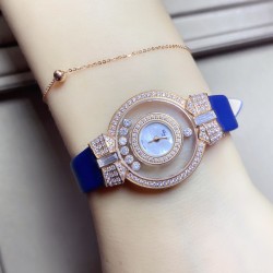 实拍 (蝴蝶结)chopard-happy Sport 萧邦HAPPY DIAMONDS系列快乐钻 腕表蓝宝石玻璃镜面 原厂瑞士石英机芯 镜面内自由滑动快乐钻 钻石围绕表盘回旋起舞 制作精巧双层透明跳跃时尚的设计风格，完美女性的前卫、大方、秀气的特质，内、外蓝宝石玻璃 ，微型按调EAT瑞士石英机，表壳直径约28mm