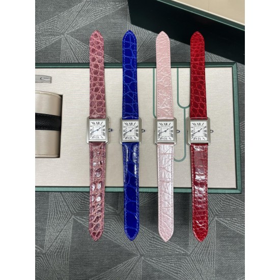 卡地亚超薄坦克Cartier Tank Solo系列 搭配彩色鳄鱼皮卡地亚超薄坦克Cartier Tank Solo系列,进口瑞士石英机芯,圆珠形表冠,镶嵌一颗凸圆形合成尖晶石,珠光红表盘,罗马数字时标,剑形蓝钢指针,蓝宝石水晶镜面,搭配意大利牛皮表带。直径:小号2431mm,中号2734mm。 卡地亚超薄坦克Cartier Tank Solo系列 搭配彩色鳄鱼皮卡地亚超薄坦克Cartier Tank Solo系列,进口瑞士石英机芯,圆珠形表冠,镶嵌一颗凸圆形合成尖晶石,珠光红表盘,罗马数字时标,剑形蓝钢指针,蓝宝石水晶镜面,搭配意大利牛皮表带。直径:小号2431mm,中号2734mm。