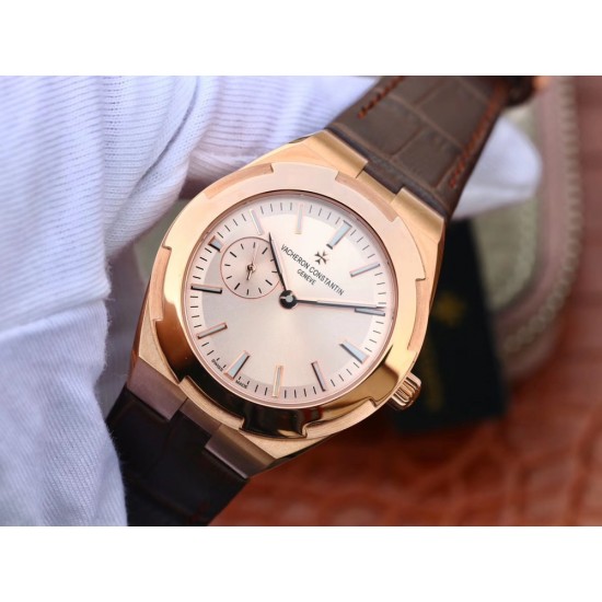 Vacheron Constantin江诗丹顿纵横四海系列OVERSEAS女款小号型2300v/2305v【表壳】表径3610.8mm 同步原装 质感细腻大方 蓝宝石镜面【字面】表盘经旭日纹缎面拉丝工艺处理 深邃优雅 18k金时标均带白色夜光涂层【机芯】CITIZEN8系列改Cal.5300机芯(机芯稳定零返修 )后原装18k纳米镀金质摆陀【表带扣】半马其他十字三片折叠式表扣 进口牛皮表带越欣赏 越懂欣赏 Vacheron Constantin江诗丹顿纵横四海系列OVERSEAS女款小号型2300v/2305v【表壳】表径3610.8mm 同步原装 质感细腻大方 蓝宝石镜面【字面】表盘经旭日纹缎面拉丝工艺处理 深邃优雅 18k金时标均带白色夜光涂层【机芯】CITIZEN8系列改Cal.5300机芯(机芯稳定零返修 )后原装18k纳米镀金质摆陀【表带扣】半马其他十字三片折叠式表扣 进口牛皮表带越欣赏 越懂欣赏