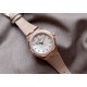 ★实拍 Vacheron Constantin江诗丹顿纵横四海系列OVERSEAS女款小号型2300v/2305v【表壳】表径3610.8mm 同步原装 质感细腻大方 蓝宝石镜面【字面】表盘经旭日纹缎面拉丝工艺处理 深邃优雅 18k金时标均带白色夜光涂层【机芯】CITIZEN8系列改Cal.5300机芯(机芯稳定零返修 )后原装18k纳米镀金质摆陀【表带扣】半马其他十字三片折叠式表扣 进口牛皮表带越欣赏 越懂欣赏 ★实拍 Vacheron Constantin江诗丹顿纵横四海系列OVERSEAS女款小号型2300v/2305v【表壳】表径3610.8mm 同步原装 质感细腻大方 蓝宝石镜面【字面】表盘经旭日纹缎面拉丝工艺处理 深邃优雅 18k金时标均带白色夜光涂层【机芯】CITIZEN8系列改Cal.5300机芯(机芯稳定零返修 )后原装18k纳米镀金质摆陀【表带扣】半马其他十字三片折叠式表扣 进口牛皮表带越欣赏 越懂欣赏