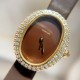 Baignoire de Cartier W:25mm L:32mmBaignoire de Cartier 卡地亚Baignoire1920#浴缸1920系列,进口瑞士石英机芯。316L精钢表壳表扣。整体5A莫桑石镶嵌,淬火钢蓝指针,拱形水晶镜面。表壳尺寸:宽度25mm长度32mm Baignoire de Cartier W:25mm L:32mmBaignoire de Cartier 卡地亚Baignoire1920#浴缸1920系列,进口瑞士石英机芯。316L精钢表壳表扣。整体5A莫桑石镶嵌,淬火钢蓝指针,拱形水晶镜面。表壳尺寸:宽度25mm长度32mm