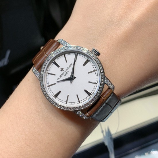 实拍2020年江诗丹顿传袭超薄系列-Vacheron Constantin 专为女神打造的,奢华时尚,采用进口316钢表壳,搭配原装进口9015机芯(0返修),天然蓝宝石玻璃镜面,直径33mm,超薄工艺7.8mm,超强防水30米,竹节纹进口小牛皮表带,一表一码。 实拍2020年江诗丹顿传袭超薄系列-Vacheron Constantin 专为女神打造的,奢华时尚,采用进口316钢表壳,搭配原装进口9015机芯(0返修),天然蓝宝石玻璃镜面,直径33mm,超薄工艺7.8mm,超强防水30米,竹节纹进口小牛皮表带,一表一码。