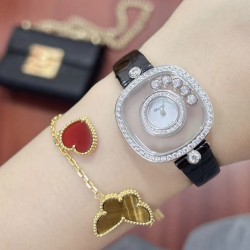 品牌：Chopard-萧邦最新款方形Happy Diamonds❤️瑞士原厂石英机芯 五颗快乐钻石在表盘自由流动  电镀18k金好货不等人哦～[机智]