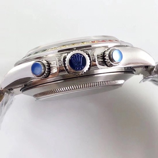 ROLEX 劳力士 彩虹拿一表难求!镶嵌根据原厂颜色渐变过渡最协调的36颗宝石进行优化处理,高度、角度一致,折射效果非常漂亮。蓝宝石透彻效果镜面,抛光打磨精湛细腻! ROLEX 劳力士 彩虹拿一表难求!镶嵌根据原厂颜色渐变过渡最协调的36颗宝石进行优化处理,高度、角度一致,折射效果非常漂亮。蓝宝石透彻效果镜面,抛光打磨精湛细腻!