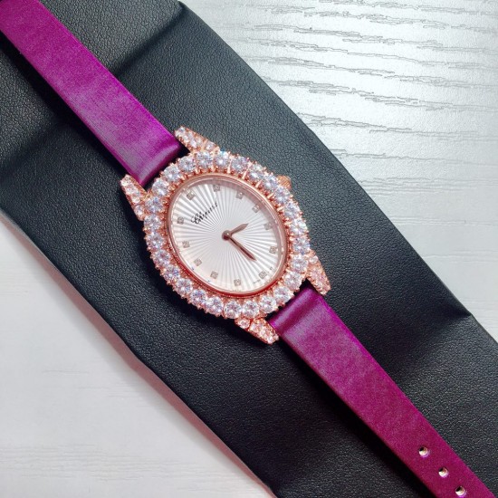 ❤️实拍 萧邦新款 LHEURE DU DIAMANT MEDIUM OVAL 此款LHeure du Diamant 椭圆形切割雕纹镶钻表盘 环以点缀钻石的表圈 优雅气韵 时尚风格和萧邦精湛的手工艺尽显无遗 光华耀目 ❤️实拍 萧邦新款 LHEURE DU DIAMANT MEDIUM OVAL 此款LHeure du Diamant 椭圆形切割雕纹镶钻表盘 环以点缀钻石的表圈 优雅气韵 时尚风格和萧邦精湛的手工艺尽显无遗 光华耀目