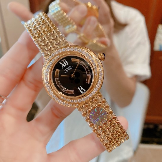 卡家时光流转系列经典中古表 真香警告⚠️Cartier小旋风 最热门的Vintage✔️小旋风的外壳,三圈圆圈绻缱交缠,演绎人生真挚情感。精致闪耀,华丽璀璨,,美到炸裂直径32mm,原装瑞士机芯,蓝宝石防刮镜面,有镀白金款和镀黄金,镀玫瑰金材质(白金为真白金材质,玫瑰金和黄金均为唛金电镀),美不胜收‼️女神必备中古腕表,韵味十足,上手超级奈斯 卡家时光流转系列经典中古表 真香警告⚠️Cartier小旋风 最热门的Vintage✔️小旋风的外壳,三圈圆圈绻缱交缠,演绎人生真挚情感。精致闪耀,华丽璀璨,,美到炸裂直径32mm,原装瑞士机芯,蓝宝石防刮镜面,有镀白金款和镀黄金,镀玫瑰金材质(白金为真白金材质,玫瑰金和黄金均为唛金电镀),美不胜收‼️女神必备中古腕表,韵味十足,上手超级奈斯