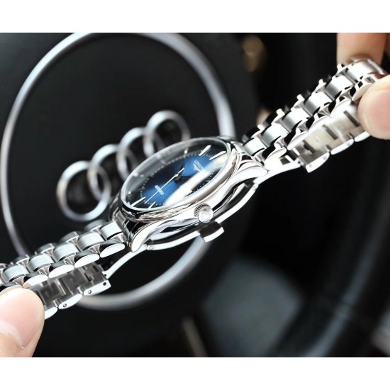 品牌： 浪琴-LONGINES  100米防水 类型：[酷]男士腕表表壳：316精钢（做工优质)表带：进口小牛皮/316精钢(两种可选)机芯：日本进口8215全自动机械机芯（走时稳定）玻璃：高级双卜蓝宝石镜面(防划花)尺寸：直径40mm，厚度12mm
