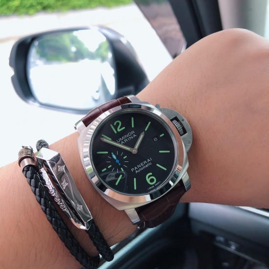 SJ出品 品牌:沛纳海--PANERAI 类型:男士顶级腕表 机芯:全自动机械机芯 表壳:316L精钢表壳 镜面:矿物强化玻璃 皮带:进口真牛皮表带 三杰卓越非凡 尽显男士魅力尺寸:直径44mm 厚度16mm。SJ为你精心打造超真实实物图拍摄 让你超真实实物图体验 SJ出品 品牌:沛纳海--PANERAI 类型:男士顶级腕表 机芯:全自动机械机芯 表壳:316L精钢表壳 镜面:矿物强化玻璃 皮带:进口真牛皮表带 三杰卓越非凡 尽显男士魅力尺寸:直径44mm 厚度16mm。SJ为你精心打造超真实实物图拍摄 让你超真实实物图体验
