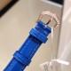 实拍 Cartier HYPNOSE系列腕表卡地亚椭圆双环交叠,演绎卡地亚柔美细腻的标志性风格。腕表灵动深邃,玫瑰金表壳镶嵌明亮式切割圆钻,太阳纹放射效果的表盘与剑形蓝钢指针,搭配鳄鱼皮带 典雅又唯美,再随机配送一条牛皮 30*26mm小号表款,搭配瑞士石英机芯,非常适合女性佩戴。 实拍 Cartier HYPNOSE系列腕表卡地亚椭圆双环交叠,演绎卡地亚柔美细腻的标志性风格。腕表灵动深邃,玫瑰金表壳镶嵌明亮式切割圆钻,太阳纹放射效果的表盘与剑形蓝钢指针,搭配鳄鱼皮带 典雅又唯美,再随机配送一条牛皮 30*26mm小号表款,搭配瑞士石英机芯,非常适合女性佩戴。