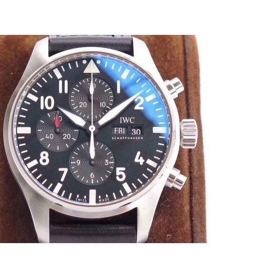 ZF出品 IWC 万国 3777飞行员计时系列,机芯同步原装,表针尾部微微弯曲,双面防眩晕蓝色镀膜。成就此非凡经典!腕表尺寸43mmX15mm! ZF出品 IWC 万国 3777飞行员计时系列,机芯同步原装,表针尾部微微弯曲,双面防眩晕蓝色镀膜。成就此非凡经典!腕表尺寸43mmX15mm!