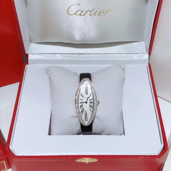 卡地亚-Cartier ❥橄榄形女士腕表❥瑞士石英机芯❥镀膜玻璃镜面❥表壳尺寸22x48mm 厚度约7mm❥有皮带和娟带可选!❥独特的橄榄形表壳镶嵌皓石, 含蓄优雅,代表了卡地亚风格之精髓:简约设计与时尚风范完美融合。 卡地亚-Cartier ❥橄榄形女士腕表❥瑞士石英机芯❥镀膜玻璃镜面❥表壳尺寸22x48mm 厚度约7mm❥有皮带和娟带可选!❥独特的橄榄形表壳镶嵌皓石, 含蓄优雅,代表了卡地亚风格之精髓:简约设计与时尚风范完美融合。