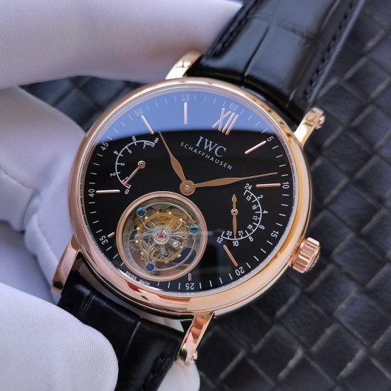 新品IWC万国自动陀飞轮原厂尺寸43mm*12.5mm,采用高透光蓝宝玻璃进口小牛皮动能显示最高7天,24小时显示商务休闲两不误,成功人士标配 新品IWC万国自动陀飞轮原厂尺寸43mm*12.5mm,采用高透光蓝宝玻璃进口小牛皮动能显示最高7天,24小时显示商务休闲两不误,成功人士标配