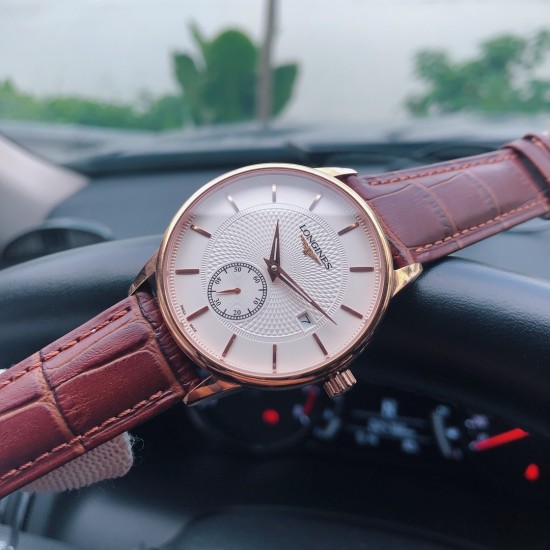 SJ出品 品牌:浪琴-LONGINES L8 腕美风范类型:精品机械腕表 采用316钢壳强化玻璃 进口牛皮表带 尺寸40*11 (卓越)精湛 睿智风范 尊贵大方 贵族风格 三杰精致推荐男士机械腕表 SJ精心设计超真实实物图拍摄 SJ出品 品牌:浪琴-LONGINES L8 腕美风范类型:精品机械腕表 采用316钢壳强化玻璃 进口牛皮表带 尺寸40*11 (卓越)精湛 睿智风范 尊贵大方 贵族风格 三杰精致推荐男士机械腕表 SJ精心设计超真实实物图拍摄