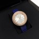 实拍 伯爵-PIAGET 女士腕表 瑞士石英机芯 316L精钢表壳 真牛皮表带 尺寸34*8mm 蓝宝石玻璃镜面 简约的设计,大胆而多彩的配色,以及旋转表圈是伯爵品牌 Possession腕表的特质所在。通过品牌制表师们天马星空的创意,将各个亮色的表带与贵金属、钻石、精钢材质相融,通过圆形盘面的演绎,令全新的 Possession腕表越发闪耀夺目,给人眼前一亮之感。 实拍 伯爵-PIAGET 女士腕表 瑞士石英机芯 316L精钢表壳 真牛皮表带 尺寸34*8mm 蓝宝石玻璃镜面 简约的设计,大胆而多彩的配色,以及旋转表圈是伯爵品牌 Possession腕表的特质所在。通过品牌制表师们天马星空的创意,将各个亮色的表带与贵金属、钻石、精钢材质相融,通过圆形盘面的演绎,令全新的 Possession腕表越发闪耀夺目,给人眼前一亮之感。