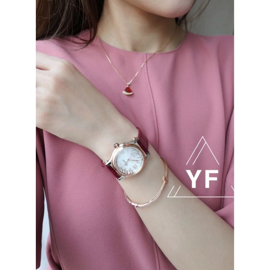 实拍《YF》萧邦（五钻小号无日历）HAPPY DIAMONDS 七彩圣诞主题 符合接下来圣诞跨年的气氛 每一颗钻石都是最好的礼物 心向自由 与快乐不期而遇。