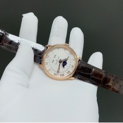 宝珀villeret 经典6654 全新V3升级版来咯从“芯”出发，去繁就简 让属于你的分秒瞬间更加完整！ 升级亮点【机芯】1.全新进口Cal.6654机芯 摆幅28800 走时更精准2.升级秒针实心大中轴 同步正品3.烫金立体工艺月相盘4.对版后盖见光比例 宝珀6654 全新V3升级版——你值得拥有！