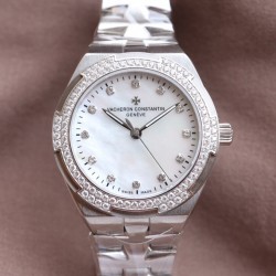 实拍【Vacheron Constantin江诗丹顿】纵横四海系列OVERSEAS女款小号型钢带款——一款极具魅力和旅行精神的女性腕表【表壳】直径36mm适合大部分女性佩戴，84颗圆形切割施华洛水更是钻璀璨夺目 【表盘】简约的大三针设计  旭日纹缎面拉丝的工艺处理 深邃优雅 时标均带白色夜光涂层 【机芯】CITIZEN8系列改Cal.5300机芯（机芯稳定零返修 ） 原装18k纳米镀金质摆陀