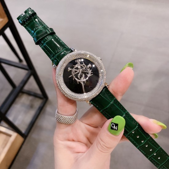 萧邦 Chopard  张柏芝同款时来运转系列腕表。钻石是女人难以抵挡的诱惑！采用捷克水晶钻、分分钟闪爆双眼的节奏，随着手腕轻轻摇摆就360度无死角随意转动，寓意给你带来好运气！让你转【赚】个不停。致敬极简美学。将简约风范注入玩味细节中，诠释别具一格的优雅风采。