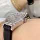 实拍 江诗丹顿-Vacheron Constantin 作为世界上历史悠久的钟表制造商从未停止生产,秉承悉力以赴,精益求精的品牌座右铭,其中有一款-Malte系列25530/000R-9742,经典酒桶型婉表,防磨水晶镜面,内部经反光处理,配置瑞士原装石英机芯,尺寸28.40*38.67毫米,厚度7.28毫米。表壳电镀18K白金/玫瑰金,表带有布绢带,牛皮带两种选择,针扣配带.市面最高版本,你值得拥有! 实拍 江诗丹顿-Vacheron Constantin 作为世界上历史悠久的钟表制造商从未停止生产,秉承悉力以赴,精益求精的品牌座右铭,其中有一款-Malte系列25530/000R-9742,经典酒桶型婉表,防磨水晶镜面,内部经反光处理,配置瑞士原装石英机芯,尺寸28.40*38.67毫米,厚度7.28毫米。表壳电镀18K白金/玫瑰金,表带有布绢带,牛皮带两种选择,针扣配带.市面最高版本,你值得拥有!