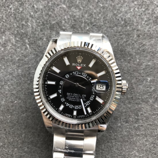少量到货[色][色]N厂新品劳力士Rolex Sky-Dweller 天行者！【表壳】尺寸42MM，沉稳可靠、雍容大度！表圈采用劳力士Ring Command三角坑纹，旋转外圈可调转月份功能！抗刮损蓝宝石水晶，防反光凸透式放大日历窗【表带:】(蚝式钢)，蚝式，三排链节 蚝式摺扣配5毫米易调链节伸展系统【表盘】放射太阳纹理，刻度12小窗口红点月         份显示【机芯】搭载全自动机械9001机芯【功能】日期显示    月份显示   年历显示          双时区