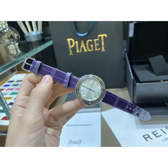 全网女生听我的!买它…❤️。 伯爵“时来运转”顶级奢侈品入门款第一眼看到它的时候我一眼就中,首先是外观设计足够百搭,旋转式表圈可自由转动,外层一圈可来回转动 很有寓意、一起“转动,遇见非凡”。百搭中号34尺寸!上手很秀气,彩色鳄鱼皮可轻松拆卸 看上去就高端,机芯采用瑞士进口石英机芯,螺旋式表圈316L精钢打磨抛光 表面光亮如镜、表盘内圈钻石刻度 11颗⭕️圆形美钻、外圈42颗圆形美钻 全网女生听我的!买它…❤️。 伯爵“时来运转”顶级奢侈品入门款第一眼看到它的时候我一眼就中,首先是外观设计足够百搭,旋转式表圈可自由转动,外层一圈可来回转动 很有寓意、一起“转动,遇见非凡”。百搭中号34尺寸!上手很秀气,彩色鳄鱼皮可轻松拆卸 看上去就高端,机芯采用瑞士进口石英机芯,螺旋式表圈316L精钢打磨抛光 表面光亮如镜、表盘内圈钻石刻度 11颗⭕️圆形美钻、外圈42颗圆形美钻