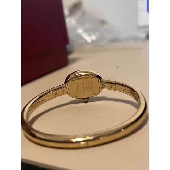 又一款狠货卡地亚新款浴缸来袭 [爱心] 纯手工的18K金的工艺 原装傻傻分不清楚开始预定 尺寸1️⃣7️⃣  尺寸1️⃣6️⃣