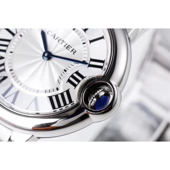 卡地亚 「 Cartier 」机芯:瑞士进口石英机芯 原装1:1复刻 、凸面弧形表壳,扭索雕纹表盘,剑形指针,在卡地亚制表世界中,Ballon Bleu 蓝气球腕表以风格细腻,格调高雅著称。 卡地亚 「 Cartier 」机芯:瑞士进口石英机芯 原装1:1复刻 、凸面弧形表壳,扭索雕纹表盘,剑形指针,在卡地亚制表世界中,Ballon Bleu 蓝气球腕表以风格细腻,格调高雅著称。