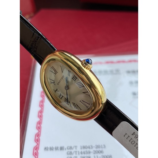 卡地亚浴缸系列卡家又一经典之作浴缸系列。实物拿到手的时候大吃一惊,颜值高 !椭圆外型的感觉正是典雅欧风浴缸形状,这也太好看了吧!相比蓝气球段位要高出不少一会儿观摩下公价便知主要是因为通体包真金……Baignoire浴缸系列腕表,小号表款,石英机芯。精钢包18K黄金表壳。包18K黄金圆珠形表冠,镶嵌一颗凸圆形蓝宝石。镀银表盘,剑形蓝钢指针,蓝宝石水晶镜面。灰褐色鳄鱼皮表带,包18K黄金针扣式表扣。表壳尺寸:32x26毫米厚度:8毫米防水深度3巴(约30米)生活防水 卡地亚浴缸系列卡家又一经典之作浴缸系列。实物拿到手的时候大吃一惊,颜值高 !椭圆外型的感觉正是典雅欧风浴缸形状,这也太好看了吧!相比蓝气球段位要高出不少一会儿观摩下公价便知主要是因为通体包真金……Baignoire浴缸系列腕表,小号表款,石英机芯。精钢包18K黄金表壳。包18K黄金圆珠形表冠,镶嵌一颗凸圆形蓝宝石。镀银表盘,剑形蓝钢指针,蓝宝石水晶镜面。灰褐色鳄鱼皮表带,包18K黄金针扣式表扣。表壳尺寸:32x26毫米厚度:8毫米防水深度3巴(约30米)生活防水