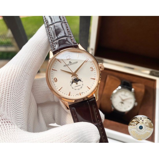 积家 Jaeger Lecoultre 大师系列,经典大三针搭载月相设计,采用全自动机械机芯,进口小牛皮表带,矿物质超强镜面,尺寸43*13mm! 积家 Jaeger Lecoultre 大师系列,经典大三针搭载月相设计,采用全自动机械机芯,进口小牛皮表带,矿物质超强镜面,尺寸43*13mm!
