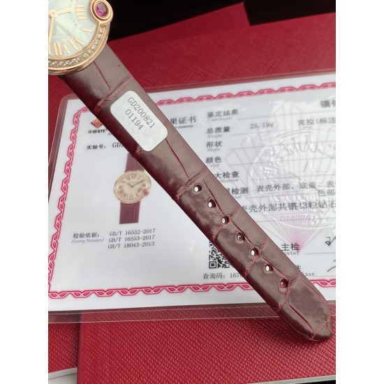 真钻真钻!独家渠道,卡地亚新款白气球系列,44颗小钻为vs南非真钻 18k真金电镀 蓝宝石水晶玻璃镜面 黑色鳄鱼皮表带更衬玫瑰金的光泽。比容易撞款的篮气球耐看多了。表盘尺寸30。不大不小的尺寸。剑形镀金指针 4点钟位置镶嵌施华洛世奇明亮式切割圆钻 有一说一 不来虚的 支持专柜对比,送礼首选,非人为损坏免费保修。 真钻真钻!独家渠道,卡地亚新款白气球系列,44颗小钻为vs南非真钻 18k真金电镀 蓝宝石水晶玻璃镜面 黑色鳄鱼皮表带更衬玫瑰金的光泽。比容易撞款的篮气球耐看多了。表盘尺寸30。不大不小的尺寸。剑形镀金指针 4点钟位置镶嵌施华洛世奇明亮式切割圆钻 有一说一 不来虚的 支持专柜对比,送礼首选,非人为损坏免费保修。