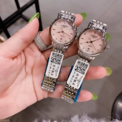 爆款浪琴女表316精钢表带 进口石英机芯（精准）耐磨蓝光玻璃。尺寸：女直径30mm厚10mm