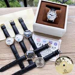 欧米茄 Omega  精品男士腕表，四针分离搭载月相设计，技艺精湛，独具匠心，尊贵大气，绅士风范。采用全自动机械机芯，顶级316精钢表壳，进口小牛皮表带，矿物质超强镜面，尺寸43-13