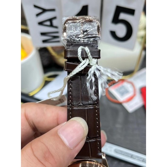 积家 大师系列/39mm*8.1mm超薄/搭载896全自动一体机械机芯！