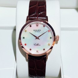 实拍 劳力士2020新品女性腕表 高级腕表ROLEX，一见倾心。劳力士切利尼女款奢华版惊艳上市，表面镶嵌12颗施洛华世奇彩钻，蕴意生命多姿多彩。表盘32尺寸，适配所有女神的手腕。手表搭载进口9015机芯，厚度仅为8毫米，足够薄，让您佩戴更舒适
