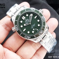 SBF 2022最新款欧家“绿水鬼”，2022年海马300米新品。跟劳力士水鬼相比，低调不张扬，好看不撞款。老板，买它刚刚好！