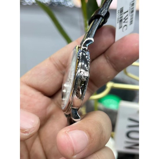 IWC 万国 波涛菲诺 系列!316L精钢表壳顶级打磨,表耳R弧度同步原装够大,线条更优美,表壳与底盖衔接完美,定制日历字体及粗细 绅士商务休闲首选! IWC 万国 波涛菲诺 系列!316L精钢表壳顶级打磨,表耳R弧度同步原装够大,线条更优美,表壳与底盖衔接完美,定制日历字体及粗细 绅士商务休闲首选!