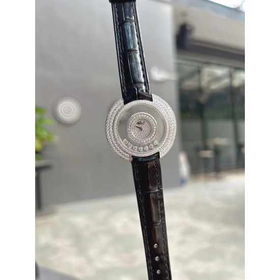 萧邦最新款奢华镶钻白富美的名媛感！飞碟造型 优雅精致体现在细节各种质感 瑞士石英表 说不出的各种美[色]女神必备