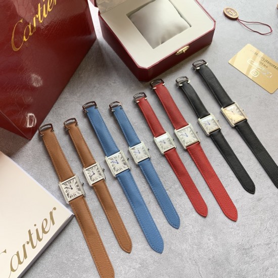 实拍【精品升级版】卡地亚超薄坦克Cartier Tank Solo系列,一款百搭性价比又高的手表 进口瑞士石英机芯,圆珠形表冠,镶嵌一颗凸圆形合成尖晶石,镀银珠光表盘,罗马数字时标,剑形蓝钢指针,蓝宝石水晶镜面,搭配进口牛皮表带,多颜色可搭配。直径:小号2431mm,中号2734mm。佩戴舒适柔软服帖,上手显得高贵又典雅,很气质很女人独家货源。 实拍【精品升级版】卡地亚超薄坦克Cartier Tank Solo系列,一款百搭性价比又高的手表 进口瑞士石英机芯,圆珠形表冠,镶嵌一颗凸圆形合成尖晶石,镀银珠光表盘,罗马数字时标,剑形蓝钢指针,蓝宝石水晶镜面,搭配进口牛皮表带,多颜色可搭配。直径:小号2431mm,中号2734mm。佩戴舒适柔软服帖,上手显得高贵又典雅,很气质很女人独家货源。