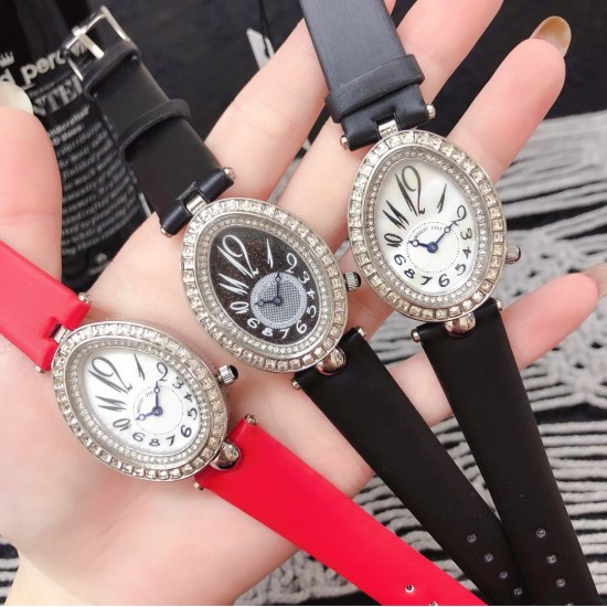 2019新款Breguet-宝玑那不勒斯皇后系列! 史上最强最美 绝对值得拥有的一款 拱桥弧形、表盘用天然白色珍珠母贝 阿拉伯数字时符 经典的蓝钢宝玑指针,完美复刻 那不勒斯皇后款 绝对的女神气质名媛款 最重要的是百搭得来不失少女心 必入款❗带上一秒变女神,各种派对,晚会,聚会,约会,发布会,让你BlingBling 2019新款Breguet-宝玑那不勒斯皇后系列! 史上最强最美 绝对值得拥有的一款 拱桥弧形、表盘用天然白色珍珠母贝 阿拉伯数字时符 经典的蓝钢宝玑指针,完美复刻 那不勒斯皇后款 绝对的女神气质名媛款 最重要的是百搭得来不失少女心 必入款❗带上一秒变女神,各种派对,晚会,聚会,约会,发布会,让你BlingBling
