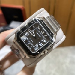 BV 出品-卡地亚SANTOS系列腕表          又添新成员了技术特点：1⃣️镜面：蓝宝石玻璃表镜2⃣️表带：精钢表链、意大利牛皮表带3⃣️表壳：精钢、ADLC碳镀层4⃣️表冠：精钢表冠、镶嵌黑色多切面合          成尖晶石5⃣️表盘：黑色6⃣️尺寸：47.5X39.8X9.38mm7⃣️机芯：进口9019机