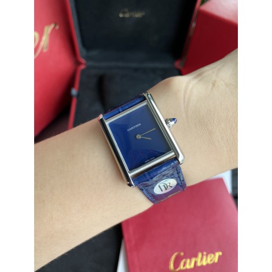 DR厂卡地亚 Cartier | 优雅经典的Tank系列则推出Tank Must腕表,采用纯进口石英机芯,走时精准。搭配彩色进口鳄鱼皮表带。尺寸为33mm*25mm 男女均可轻松驾驭的尺寸。卡地亚坦克 must新系列以致敬20世纪80年代单色风潮,卡地亚Tank 单一彩色表盘,色调及其微妙。这个复古的调调真的是美,要不要三个颜色都来一个,不俗,不艳,优雅的刚刚好! DR厂卡地亚 Cartier | 优雅经典的Tank系列则推出Tank Must腕表,采用纯进口石英机芯,走时精准。搭配彩色进口鳄鱼皮表带。尺寸为33mm*25mm 男女均可轻松驾驭的尺寸。卡地亚坦克 must新系列以致敬20世纪80年代单色风潮,卡地亚Tank 单一彩色表盘,色调及其微妙。这个复古的调调真的是美,要不要三个颜色都来一个,不俗,不艳,优雅的刚刚好!