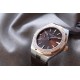 ★实拍 Vacheron Constantin江诗丹顿纵横四海系列OVERSEAS女款小号型2300v/2305v【表壳】表径3610.8mm 同步原装 质感细腻大方 蓝宝石镜面【字面】表盘经旭日纹缎面拉丝工艺处理 深邃优雅 18k金时标均带白色夜光涂层【机芯】CITIZEN8系列改Cal.5300机芯(机芯稳定零返修 )后原装18k纳米镀金质摆陀【表带扣】半马其他十字三片折叠式表扣 进口牛皮表带越欣赏 越懂欣赏 ★实拍 Vacheron Constantin江诗丹顿纵横四海系列OVERSEAS女款小号型2300v/2305v【表壳】表径3610.8mm 同步原装 质感细腻大方 蓝宝石镜面【字面】表盘经旭日纹缎面拉丝工艺处理 深邃优雅 18k金时标均带白色夜光涂层【机芯】CITIZEN8系列改Cal.5300机芯(机芯稳定零返修 )后原装18k纳米镀金质摆陀【表带扣】半马其他十字三片折叠式表扣 进口牛皮表带越欣赏 越懂欣赏