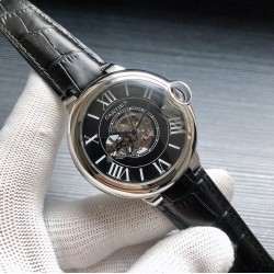 卡地亚 Cartier S9 精品男士腕表，劲爆镂空设计，技艺精湛，独具匠心，尊贵大气，绅士风范。采用全自动机械机芯，顶级316精钢表壳，进口小牛皮表带，矿物质超强镜面，尺寸44*11 三杰精致推荐男士全自动机械机芯 SJ为你精心打造超真实实物图拍摄