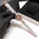 【GB厂】伯爵-PIAGET POSSESSION 系列,全新高级珠宝系列,18K白金镶钻,旋转式表圈,镶嵌37颗圆型美钻,寓意着时来运转,富贵逼人,采用轻柔的缎面材质皮带,与钻石散发的耀眼光芒造型形成优雅对比。Piageet 以逾百年的奢华珠宝腕间闪耀之作铺镶满钻的字面 挑战美学工艺的界限 独特大胆的创意风格与凝练腕间的璀璨美学,正待 与您邂逅。尺寸29X6.8mm 【GB厂】伯爵-PIAGET POSSESSION 系列,全新高级珠宝系列,18K白金镶钻,旋转式表圈,镶嵌37颗圆型美钻,寓意着时来运转,富贵逼人,采用轻柔的缎面材质皮带,与钻石散发的耀眼光芒造型形成优雅对比。Piageet 以逾百年的奢华珠宝腕间闪耀之作铺镶满钻的字面 挑战美学工艺的界限 独特大胆的创意风格与凝练腕间的璀璨美学,正待 与您邂逅。尺寸29X6.8mm