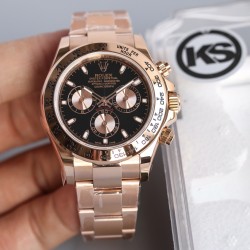 顶级做工KS出品：劳力士 恒动宇宙计时型迪通拿 【尺寸】40MM【表镜】抗刮损蓝水晶玻璃  防反光凸透式放大日历窗【表壳】上链表冠，旋入式三扣锁三重防水系统【机芯】采用7750机芯，高效精准稳定【表带】腕表搭配折叠式表扣，且表扣具有微调装置，可以调到非常的贴合手腕 折叠扣 超强夜光 防水大于100米