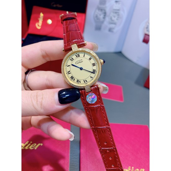 经典永不过时的Cartier卡地亚圆盘中古腕表YYDS❤️一只很复古情结的卡地亚mustbe它来了。30mm表盘大小刚刚好,优雅大方且不失气质的韵味,蓝宝石把头在阳光下依旧纯洁透亮闪耀✨设计大气且耐看,卡地亚罗马文字表盘复古时尚,设计大气且耐看,蓝宝石水晶镜面,表盘两头以简洁的T形金属衔接表带,采用意大利牛皮表带,压鳄鱼纹花色,双面皮透气好,中古美表不仅满满的vintage韵味,酷辣御姐或温柔甜姐都可驾驭的加分款 经典永不过时的Cartier卡地亚圆盘中古腕表YYDS❤️一只很复古情结的卡地亚mustbe它来了。30mm表盘大小刚刚好,优雅大方且不失气质的韵味,蓝宝石把头在阳光下依旧纯洁透亮闪耀✨设计大气且耐看,卡地亚罗马文字表盘复古时尚,设计大气且耐看,蓝宝石水晶镜面,表盘两头以简洁的T形金属衔接表带,采用意大利牛皮表带,压鳄鱼纹花色,双面皮透气好,中古美表不仅满满的vintage韵味,酷辣御姐或温柔甜姐都可驾驭的加分款