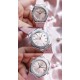 ★实拍 女神推荐款【Vacheron Constantin江诗丹顿】纵横四海系列OVERSEAS女款小号型【表壳】表径3610.8mm 质感细腻大方 84颗圆形切割施华洛水钻璀璨夺目 蓝宝石镜面永不刮花【表盘】大三针的设计 简约大方 旭日纹缎面拉丝的工艺处理 深邃优雅 18k金时标均带白色夜光涂层【机芯】CITIZEN8系列改Cal.5300机芯(机芯稳定零返修 )后原装18k纳米镀金质摆陀【表带扣】半马其他十字三片折叠式表扣 进口牛皮表带越欣赏 越懂欣赏 ★实拍 女神推荐款【Vacheron Constantin江诗丹顿】纵横四海系列OVERSEAS女款小号型【表壳】表径3610.8mm 质感细腻大方 84颗圆形切割施华洛水钻璀璨夺目 蓝宝石镜面永不刮花【表盘】大三针的设计 简约大方 旭日纹缎面拉丝的工艺处理 深邃优雅 18k金时标均带白色夜光涂层【机芯】CITIZEN8系列改Cal.5300机芯(机芯稳定零返修 )后原装18k纳米镀金质摆陀【表带扣】半马其他十字三片折叠式表扣 进口牛皮表带越欣赏 越懂欣赏